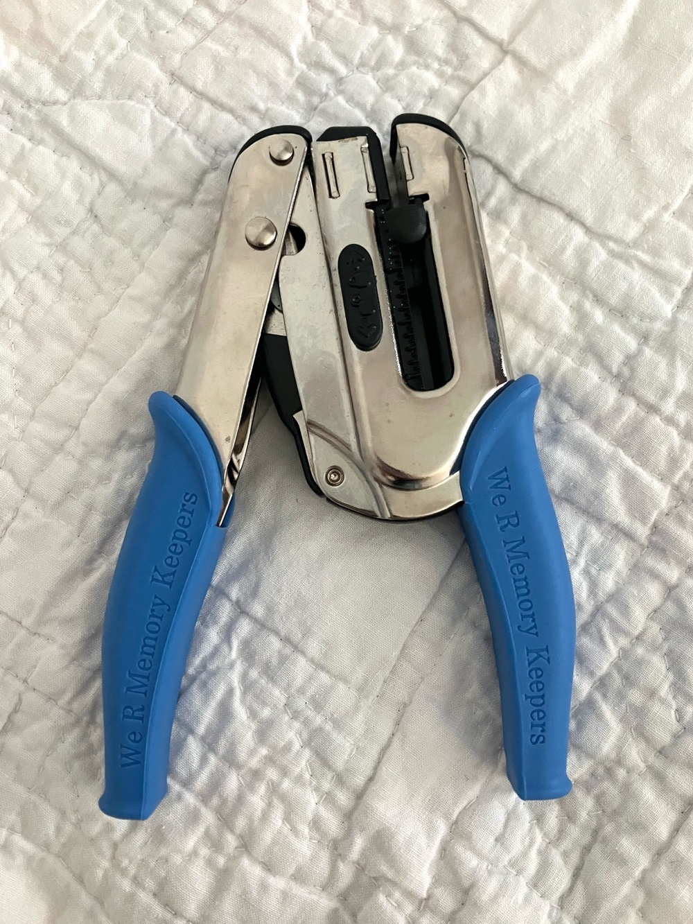 We R Memory Keepers Crop-A-Dile Power Punch
